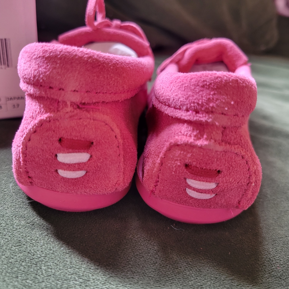 Minnetonka Kids Pink Moccasins with Beaded Accents - Picture 3 of 6